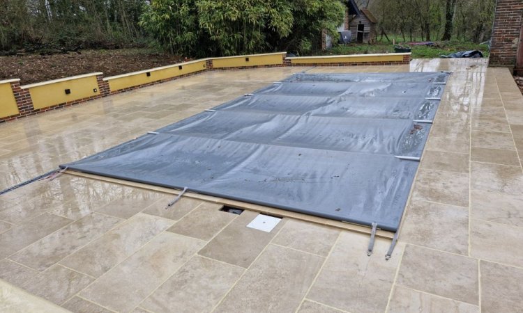 Construction d'une piscine béton dans une maison à Auxerre