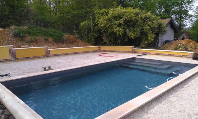 Construction d'une piscine béton dans une maison à Auxerre